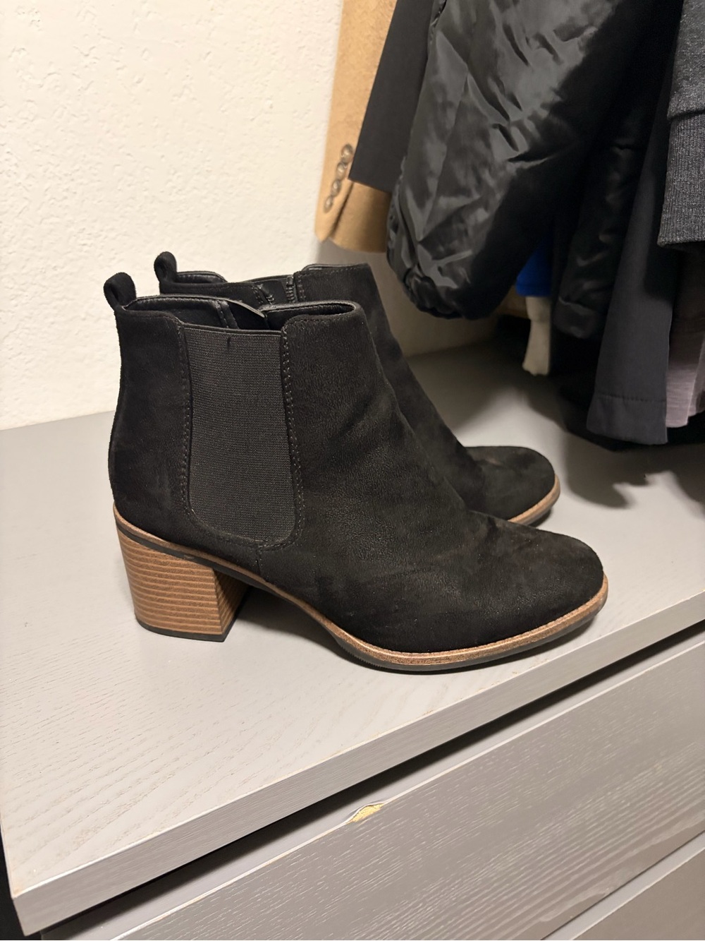 PRICED TO SELL! MAKE AN OFFER!
Kohl's Black Suede Ankle Boots